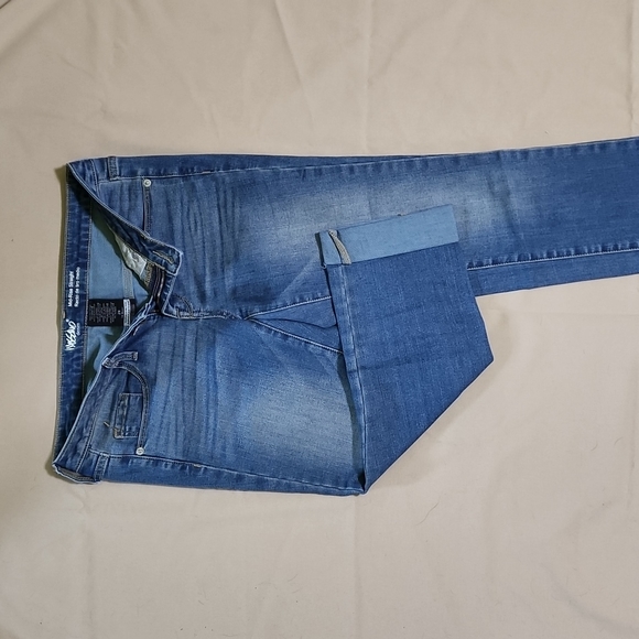 Mossimo Cropped Jeans - Picture 1 of 4